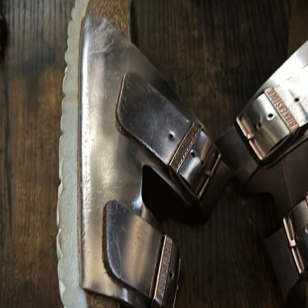 Birkenstock Arizona Soft Footbed
Leather  Sandals in Metallic Copper Size 39 - Picture 10 of 15